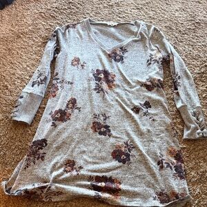 Maurices Gray Floral V-Neck Tunic